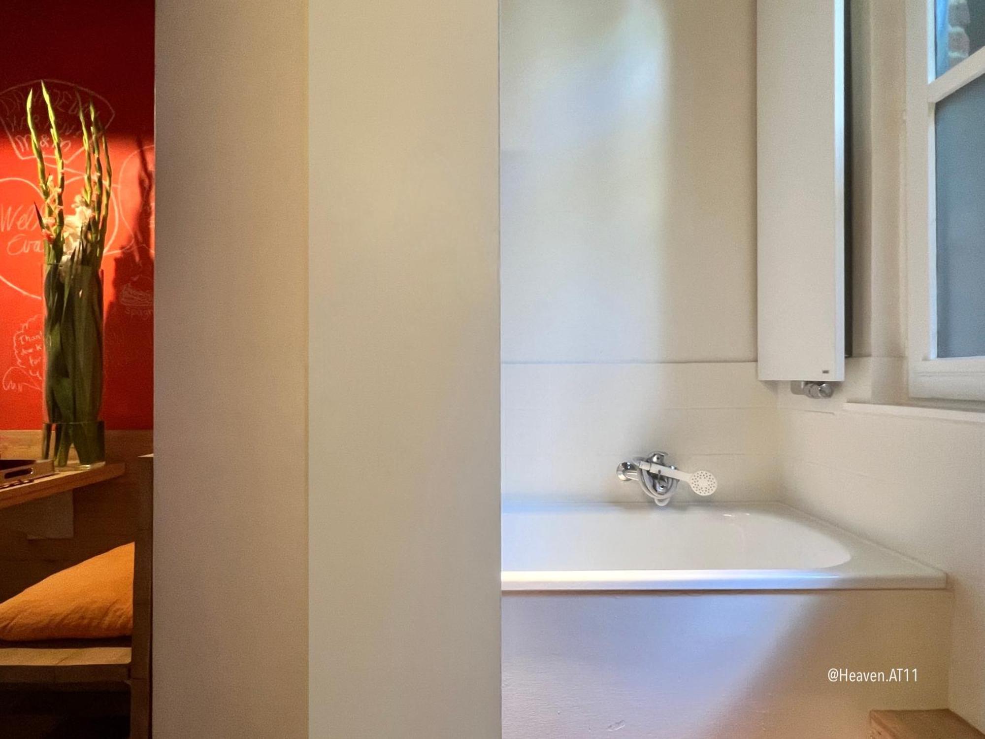 Heaven At 11, Your Deluxe Studio With Personal Bathroom, Kitchenette & Terrace ヘント エクステリア 写真