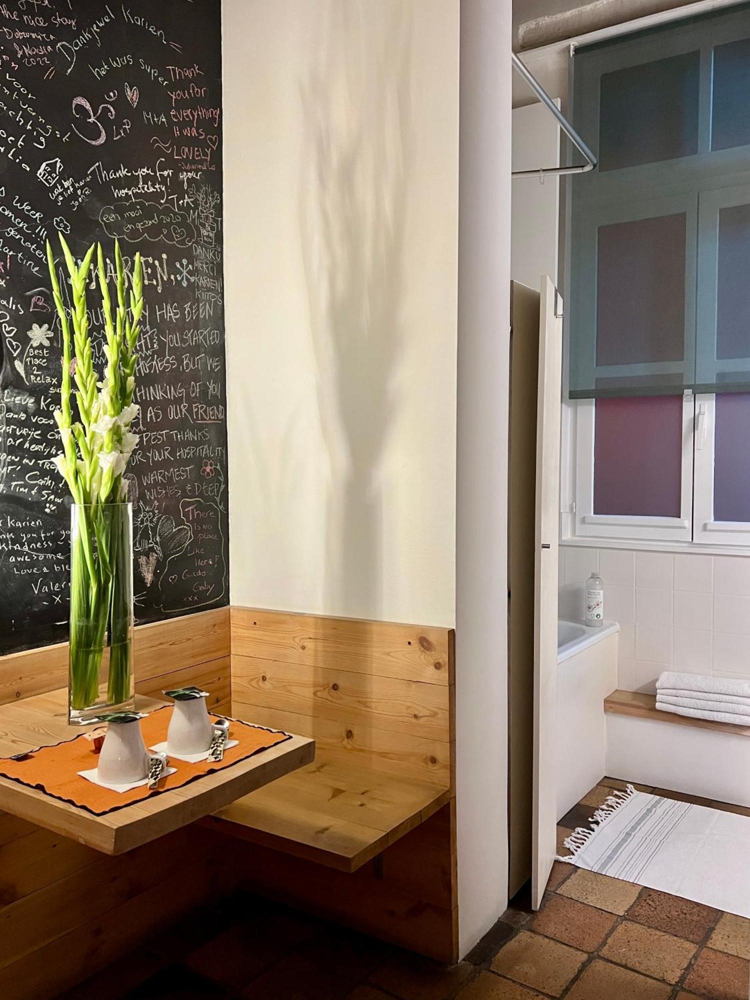 Heaven At 11, Your Deluxe Studio With Personal Bathroom, Kitchenette & Terrace ヘント エクステリア 写真